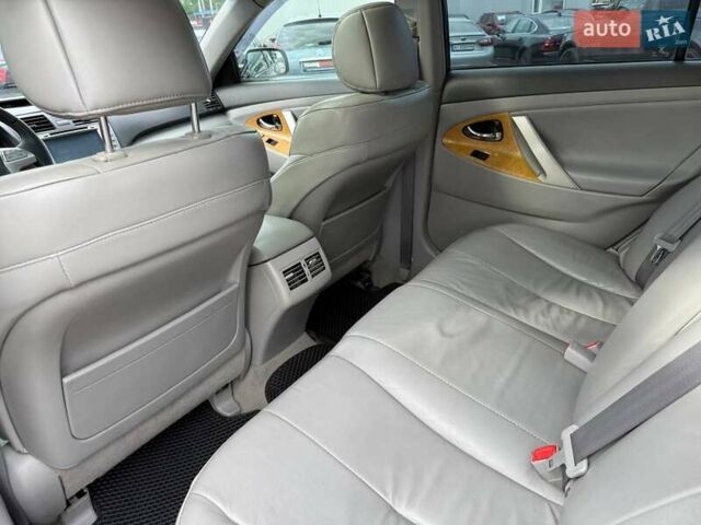 Серый Тойота Камри, объемом двигателя 3.46 л и пробегом 285 тыс. км за 8690 $, фото 29 на Automoto.ua