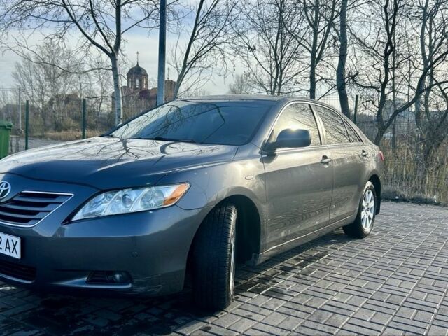 Сірий Тойота Камрі, об'ємом двигуна 3.5 л та пробігом 370 тис. км за 9999 $, фото 3 на Automoto.ua