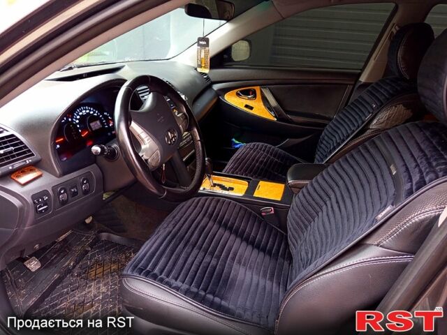 Сірий Тойота Камрі, об'ємом двигуна 2.4 л та пробігом 280 тис. км за 9100 $, фото 4 на Automoto.ua