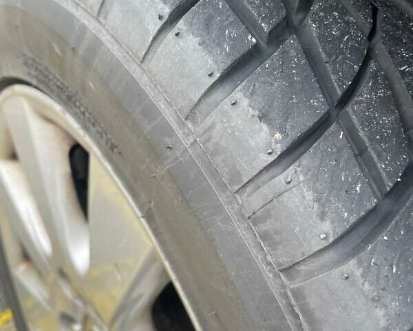 Серый Тойота Камри, объемом двигателя 2.4 л и пробегом 192 тыс. км за 8000 $, фото 3 на Automoto.ua