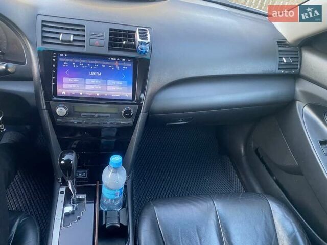 Сірий Тойота Камрі, об'ємом двигуна 3.5 л та пробігом 252 тис. км за 8800 $, фото 6 на Automoto.ua