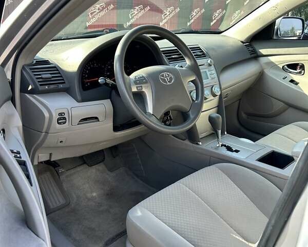 Серый Тойота Камри, объемом двигателя 2.36 л и пробегом 192 тыс. км за 7850 $, фото 13 на Automoto.ua