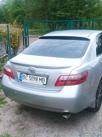 Серый Тойота Камри, объемом двигателя 2.4 л и пробегом 286 тыс. км за 9500 $, фото 25 на Automoto.ua