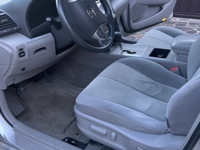 Серый Тойота Камри, объемом двигателя 0 л и пробегом 178 тыс. км за 7900 $, фото 8 на Automoto.ua