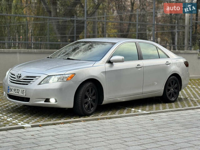 Серый Тойота Камри, объемом двигателя 2.36 л и пробегом 298 тыс. км за 6500 $, фото 5 на Automoto.ua