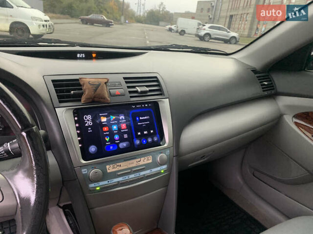 Серый Тойота Камри, объемом двигателя 3.5 л и пробегом 290 тыс. км за 9000 $, фото 18 на Automoto.ua