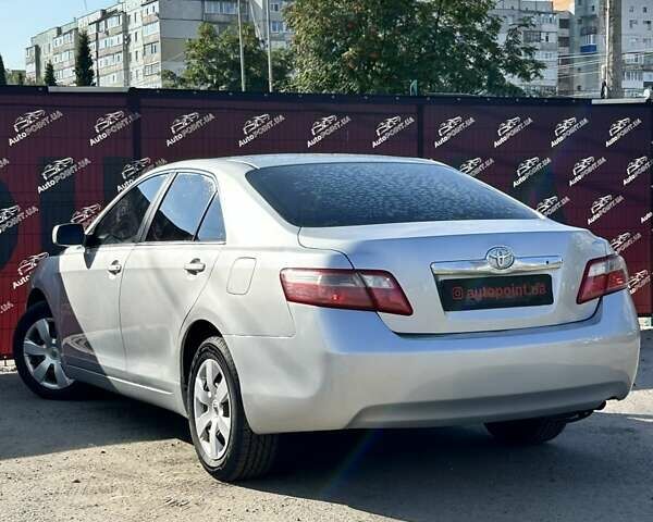 Серый Тойота Камри, объемом двигателя 2.36 л и пробегом 192 тыс. км за 7850 $, фото 7 на Automoto.ua