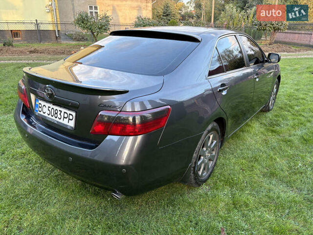 Сірий Тойота Камрі, об'ємом двигуна 2.4 л та пробігом 300 тис. км за 7700 $, фото 13 на Automoto.ua