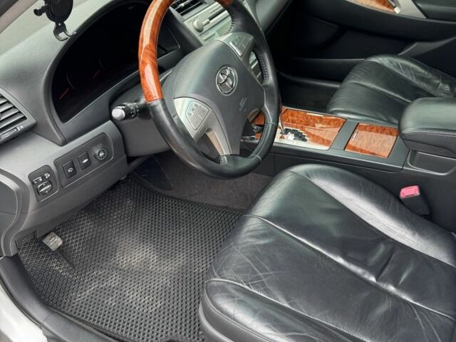 Серый Тойота Камри, объемом двигателя 3.5 л и пробегом 280 тыс. км за 9100 $, фото 6 на Automoto.ua