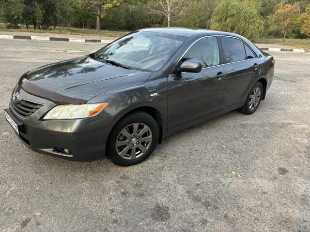 Сірий Тойота Камрі, об'ємом двигуна 2.4 л та пробігом 270 тис. км за 8000 $, фото 1 на Automoto.ua