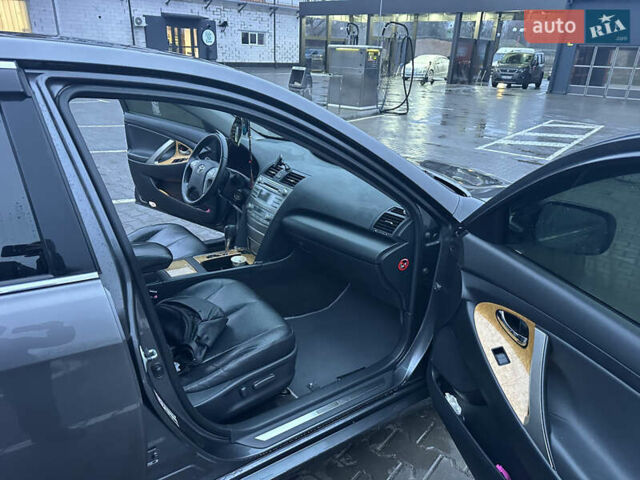 Сірий Тойота Камрі, об'ємом двигуна 2.36 л та пробігом 232 тис. км за 8600 $, фото 7 на Automoto.ua