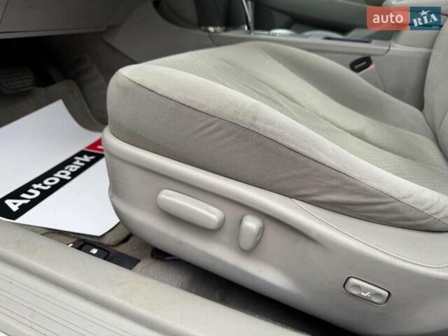 Серый Тойота Камри, объемом двигателя 2.4 л и пробегом 225 тыс. км за 7490 $, фото 19 на Automoto.ua