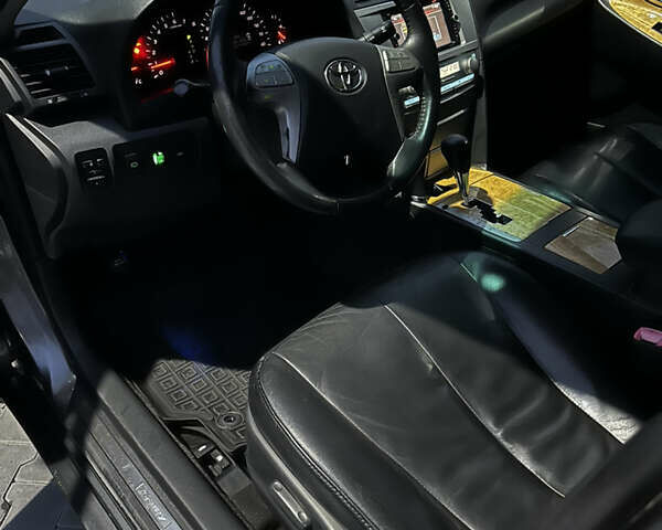 Сірий Тойота Камрі, об'ємом двигуна 2.4 л та пробігом 270 тис. км за 8200 $, фото 13 на Automoto.ua