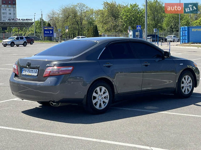 Серый Тойота Камри, объемом двигателя 2.36 л и пробегом 228 тыс. км за 6900 $, фото 4 на Automoto.ua