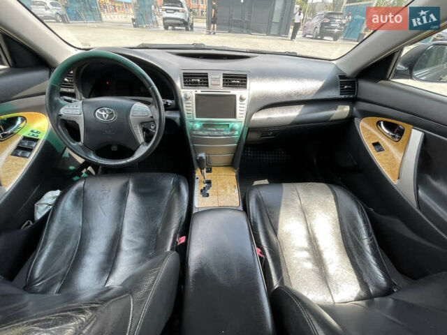 Сірий Тойота Камрі, об'ємом двигуна 2.36 л та пробігом 240 тис. км за 7700 $, фото 17 на Automoto.ua