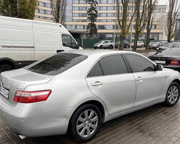 Серый Тойота Камри, объемом двигателя 2.36 л и пробегом 314 тыс. км за 7000 $, фото 7 на Automoto.ua
