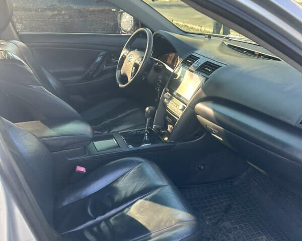 Сірий Тойота Камрі, об'ємом двигуна 2.36 л та пробігом 362 тис. км за 6800 $, фото 9 на Automoto.ua