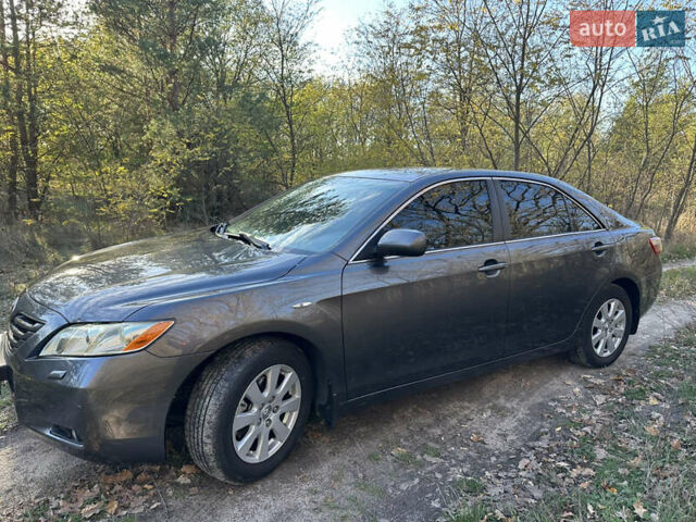Серый Тойота Камри, объемом двигателя 3.46 л и пробегом 262 тыс. км за 9300 $, фото 11 на Automoto.ua