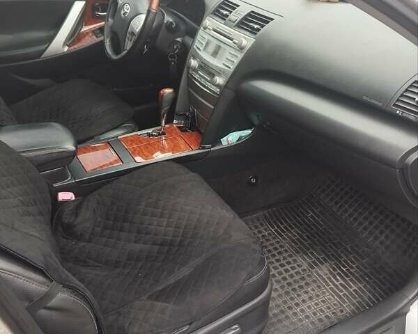 Серый Тойота Камри, объемом двигателя 3.5 л и пробегом 200 тыс. км за 8800 $, фото 7 на Automoto.ua