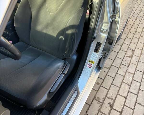 Сірий Тойота Камрі, об'ємом двигуна 2.36 л та пробігом 319 тис. км за 7900 $, фото 18 на Automoto.ua