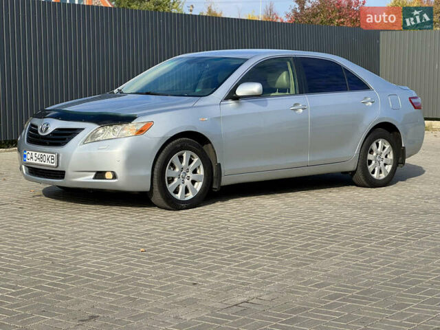 Серый Тойота Камри, объемом двигателя 2.36 л и пробегом 221 тыс. км за 7999 $, фото 18 на Automoto.ua