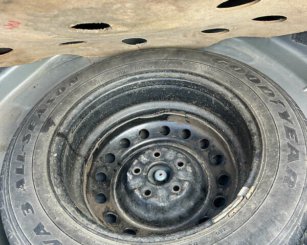 Сірий Тойота Камрі, об'ємом двигуна 2.4 л та пробігом 191 тис. км за 8300 $, фото 10 на Automoto.ua