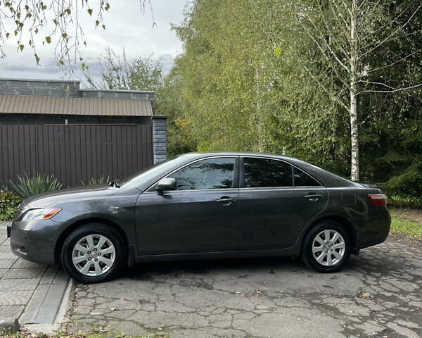 Серый Тойота Камри, объемом двигателя 2.4 л и пробегом 220 тыс. км за 8700 $, фото 16 на Automoto.ua