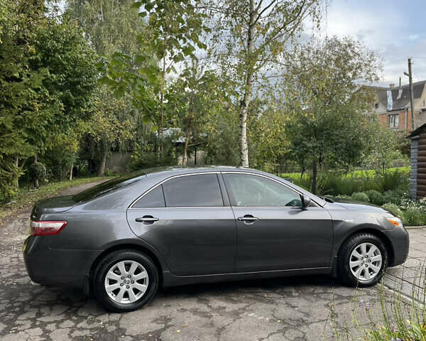 Серый Тойота Камри, объемом двигателя 2.4 л и пробегом 220 тыс. км за 8700 $, фото 23 на Automoto.ua