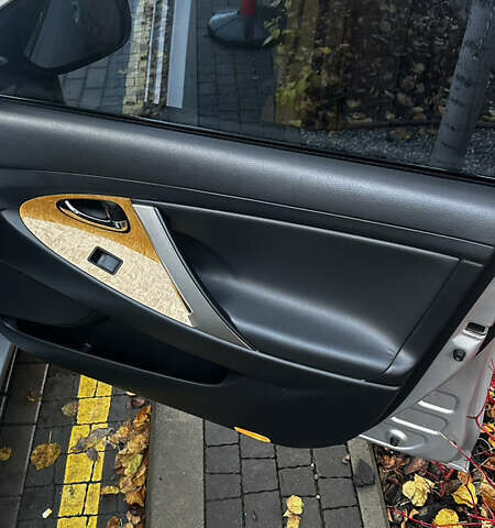 Тойота Камри 2007 в Киеве на Automoto.ua Серый Тойота Камри, объемом двигателя 2.4 л и пробегом 157 тыс. км за 10999 $, фото 10 на Automoto.ua