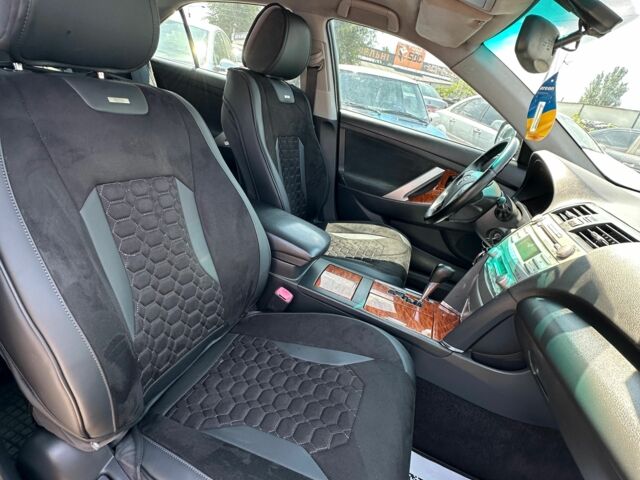 Сірий Тойота Камрі, об'ємом двигуна 2.4 л та пробігом 273 тис. км за 8500 $, фото 9 на Automoto.ua