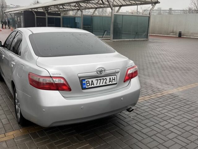 Серый Тойота Камри, объемом двигателя 2.4 л и пробегом 314 тыс. км за 6800 $, фото 2 на Automoto.ua