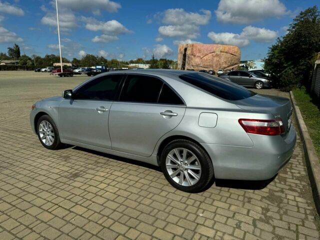 Серый Тойота Камри, объемом двигателя 2.4 л и пробегом 294 тыс. км за 8500 $, фото 4 на Automoto.ua