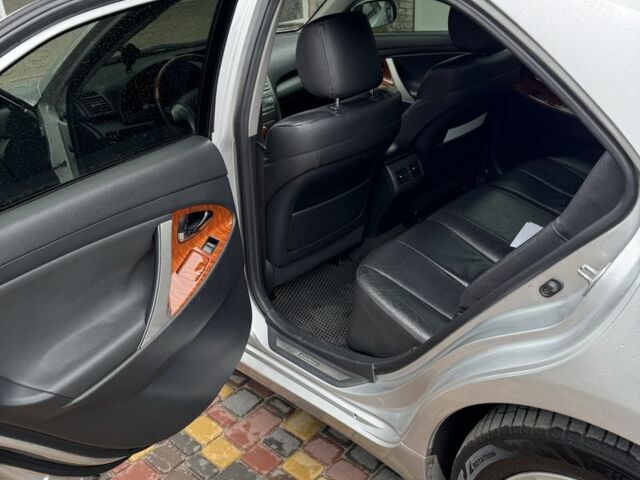 Серый Тойота Камри, объемом двигателя 3.5 л и пробегом 280 тыс. км за 9100 $, фото 8 на Automoto.ua