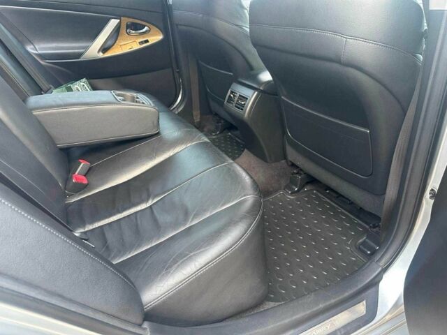 Серый Тойота Камри, объемом двигателя 2.4 л и пробегом 165 тыс. км за 9999 $, фото 20 на Automoto.ua