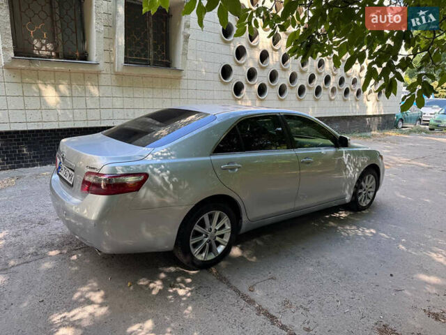 Сірий Тойота Камрі, об'ємом двигуна 2.36 л та пробігом 294 тис. км за 8700 $, фото 11 на Automoto.ua