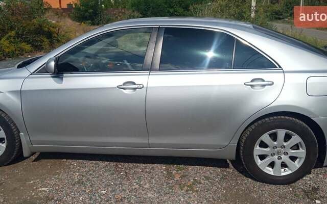 Серый Тойота Камри, объемом двигателя 3.5 л и пробегом 293 тыс. км за 8500 $, фото 4 на Automoto.ua