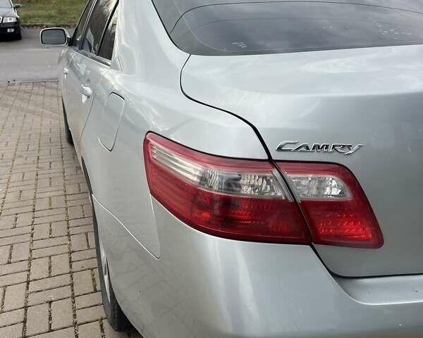 Тойота Камри 2007 в Киеве на Automoto.ua Серый Тойота Камри, объемом двигателя 2.4 л и пробегом 210 тыс. км за 7999 $, фото 20 на Automoto.ua