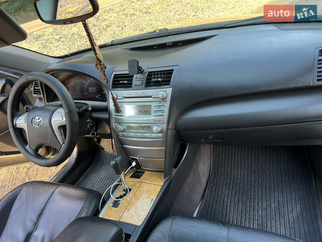 Сірий Тойота Камрі, об'ємом двигуна 2.36 л та пробігом 226 тис. км за 8700 $, фото 5 на Automoto.ua