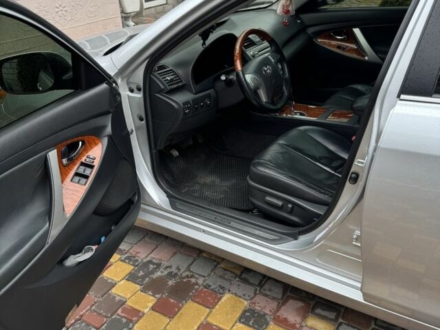 Серый Тойота Камри, объемом двигателя 3.5 л и пробегом 280 тыс. км за 9100 $, фото 7 на Automoto.ua