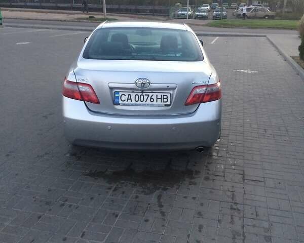 Серый Тойота Камри, объемом двигателя 2.4 л и пробегом 230 тыс. км за 8500 $, фото 13 на Automoto.ua