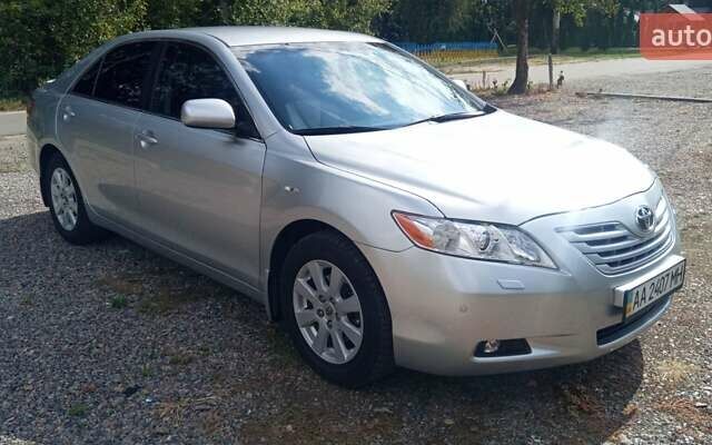 Серый Тойота Камри, объемом двигателя 3.5 л и пробегом 293 тыс. км за 8500 $, фото 1 на Automoto.ua