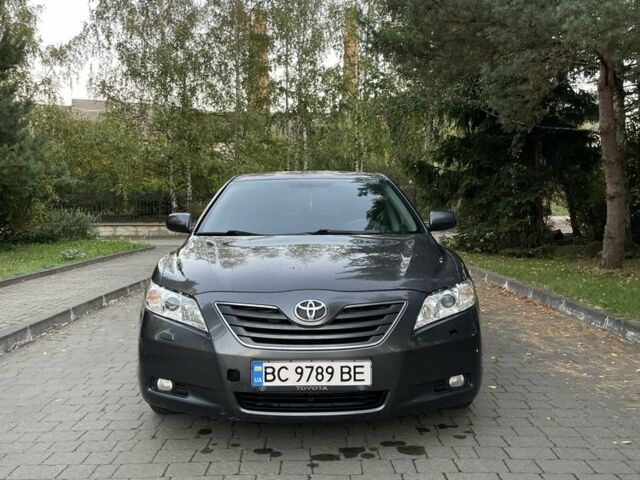Сірий Тойота Камрі, об'ємом двигуна 2.4 л та пробігом 306 тис. км за 6300 $, фото 5 на Automoto.ua