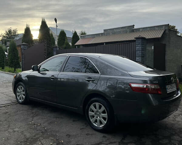 Серый Тойота Камри, объемом двигателя 2.4 л и пробегом 220 тыс. км за 8700 $, фото 17 на Automoto.ua