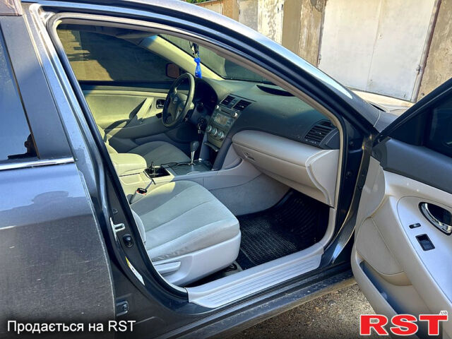 Серый Тойота Камри, объемом двигателя 2.4 л и пробегом 200 тыс. км за 7000 $, фото 11 на Automoto.ua