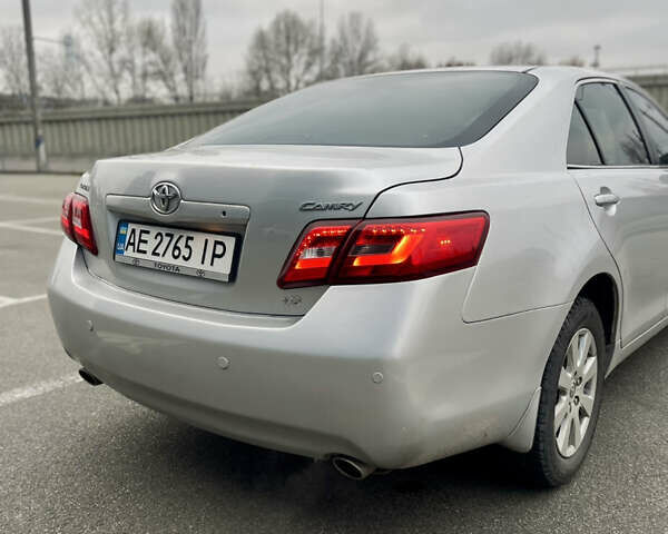 Серый Тойота Камри, объемом двигателя 3.46 л и пробегом 333 тыс. км за 8200 $, фото 8 на Automoto.ua