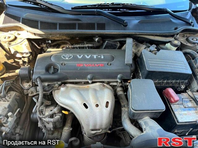 Серый Тойота Камри, объемом двигателя 2.4 л и пробегом 223 тыс. км за 8800 $, фото 6 на Automoto.ua