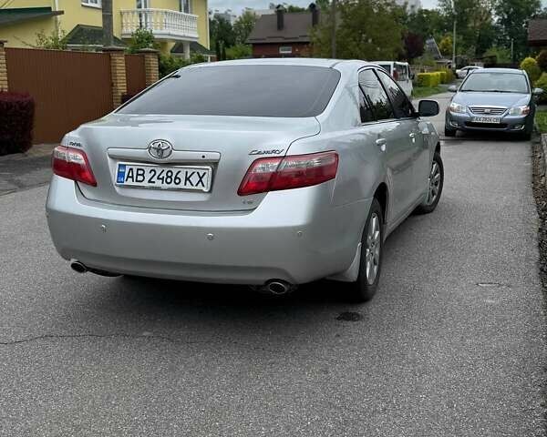 Серый Тойота Камри, объемом двигателя 3.5 л и пробегом 274 тыс. км за 10200 $, фото 3 на Automoto.ua