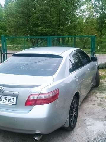 Серый Тойота Камри, объемом двигателя 2.4 л и пробегом 286 тыс. км за 9500 $, фото 28 на Automoto.ua