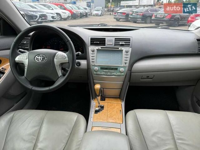 Серый Тойота Камри, объемом двигателя 3.46 л и пробегом 285 тыс. км за 8690 $, фото 20 на Automoto.ua
