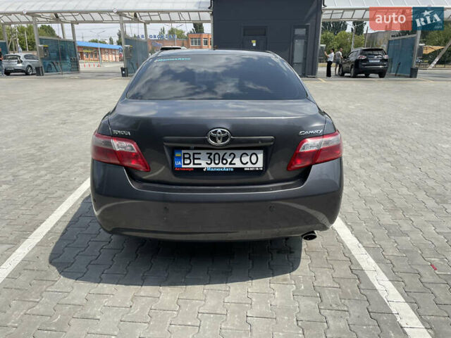Сірий Тойота Камрі, об'ємом двигуна 2.4 л та пробігом 240 тис. км за 7700 $, фото 3 на Automoto.ua